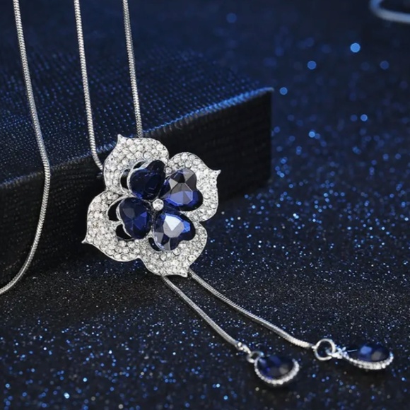 Flower Pendant Necklace - Elegant Blue and Gemstones - Sexy Vintage Style - NWT - Picture 3 of 7